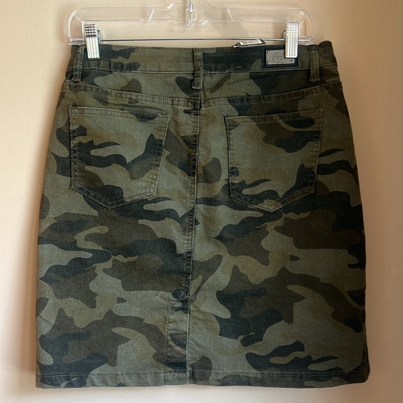 Camo skirt Earl Jeans - Picture 2 of 4